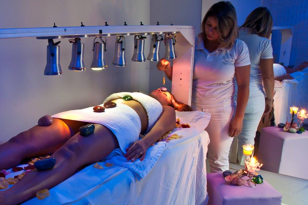 Pedras Quentes e Óleos Essenciais